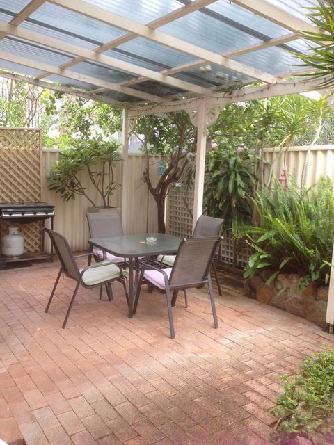 Leederville Townhouse - Accommodation Yamba 6
