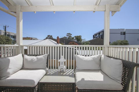 Leederville Townhouse - Accommodation Yamba 8