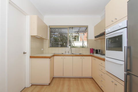Leederville Townhouse - Accommodation Yamba 2
