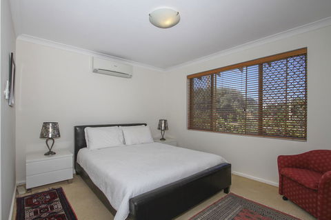 Leederville Townhouse - Accommodation Yamba 4