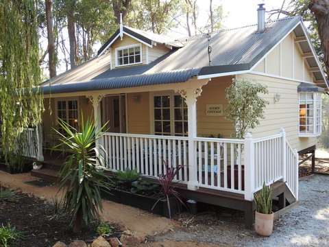 Quiet Escapes Cottages - Accommodation Yamba 3