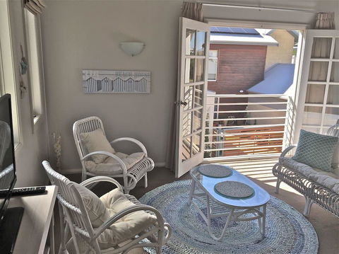 Fremantle Local Beach Studio - Accommodation Yamba 0