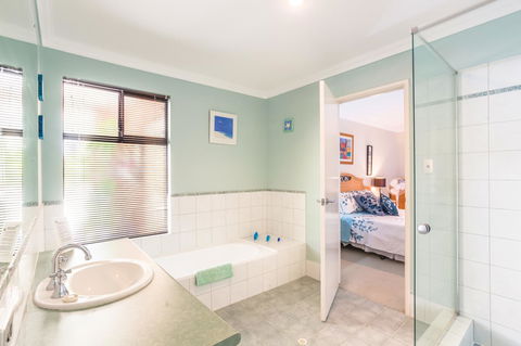 Seatrees Accommodation - Accommodation Yamba 8
