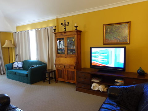 The Blacksmiths Cottage - Accommodation Yamba 7