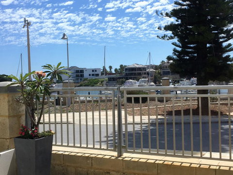 Studio Style Mindarie Marina - Accommodation Yamba 1