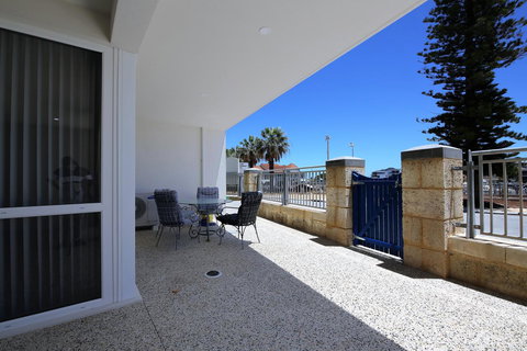 Studio Style Mindarie Marina - Accommodation Yamba 12