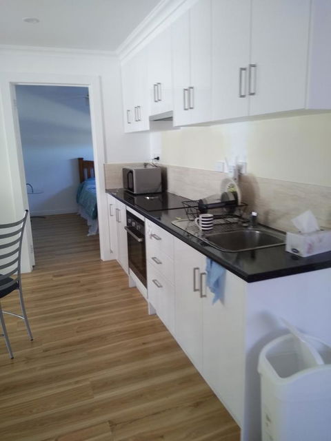 DIANELLA Budget Rooms Happy Place To Stay - Accommodation Yamba 9