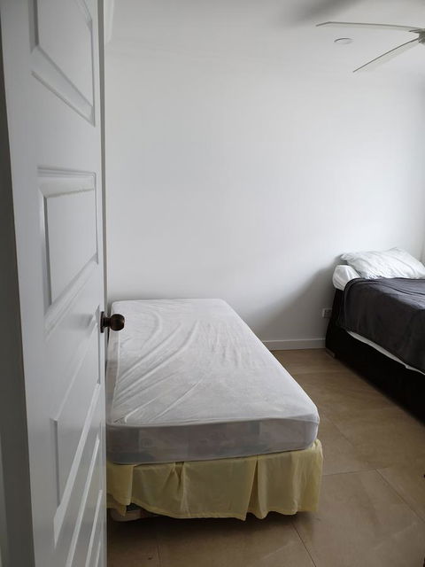 DIANELLA Budget Rooms Happy Place To Stay - Accommodation Yamba 1