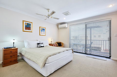 Fremantle Townhouse Unit 6 - Accommodation Yamba 8