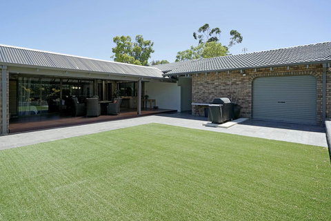 Marcus Villa Booragoon - Accommodation Yamba 9