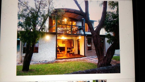 Dunsborough Luxury Villa - Accommodation Yamba 0