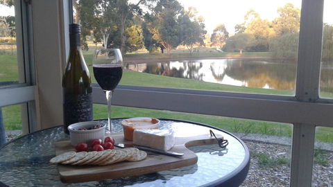 Abbivale Farm Cottage - Accommodation Yamba 0
