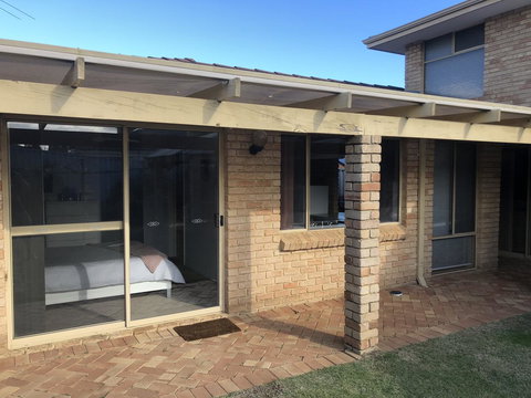 Dampier House Mullaloo-Perth - Accommodation Yamba 5