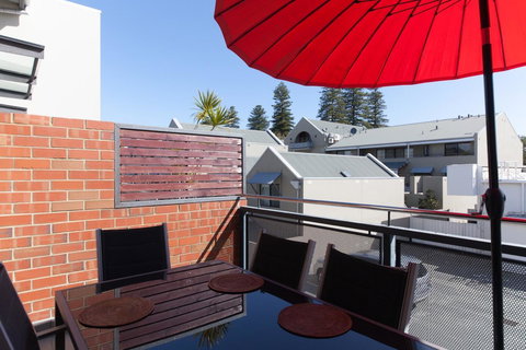 Cloisters - Accommodation Yamba 6