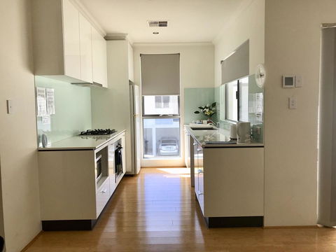 Gerring Court With Free 1 Car Bay Parking - Accommodation Yamba 10