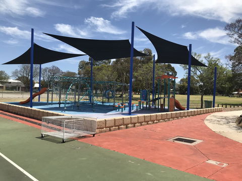 Gerring Court With Free 1 Car Bay Parking - Accommodation Yamba 21
