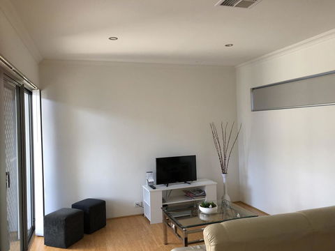 Gerring Court With Free 1 Car Bay Parking - Accommodation Yamba 13