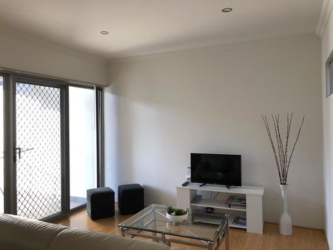Gerring Court With Free 1 Car Bay Parking - Accommodation Yamba 12