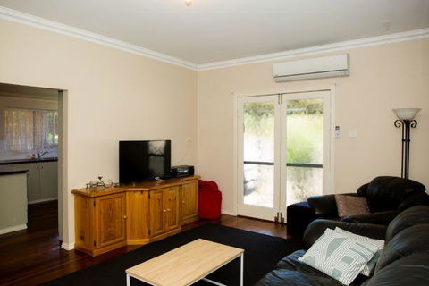 Yvonnes Rest Holiday Home - Accommodation Yamba 6
