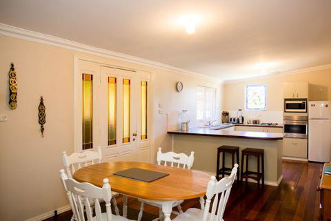 Yvonnes Rest Holiday Home - Accommodation Yamba 0