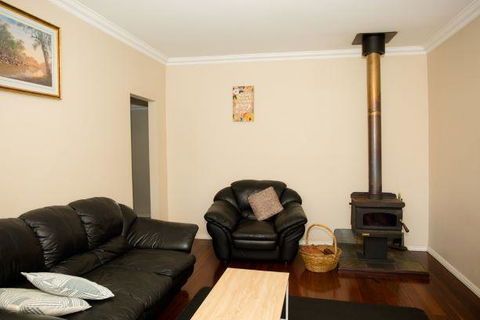 Yvonnes Rest Holiday Home - Accommodation Yamba 7