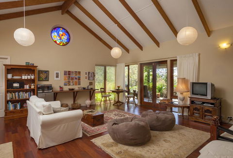 Innisfree Mountain Retreat - Accommodation Yamba 2