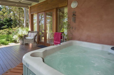 Innisfree Mountain Retreat - Accommodation Yamba 3