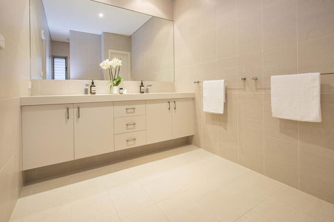 Calm Waters - Accommodation Yamba 3