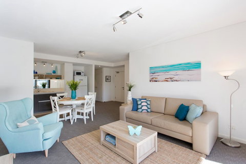 Beachside Living - South Fremantle - Accommodation Yamba 0