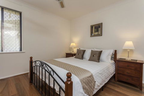 Attadale Excutive Villa - Accommodation Yamba 5