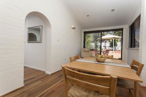 Attadale Excutive Villa - Accommodation Yamba 9