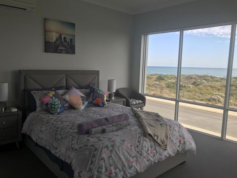 Beach House At SeaScapes.. - Accommodation Yamba 6