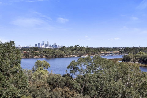 508 Stupendous Sunsets & Views Pool Gym Parking - Accommodation Yamba 32