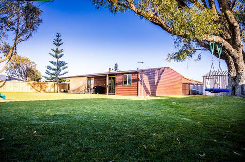 The Bothy Lancelin Family Retreat - Accommodation Yamba 1