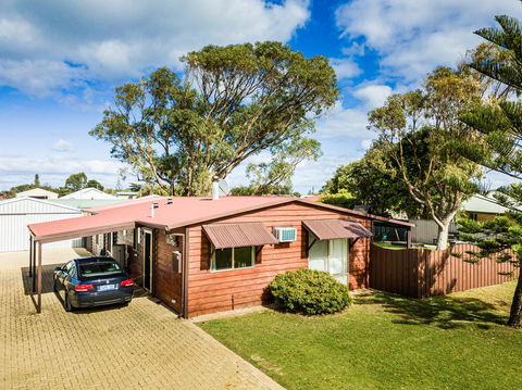 The Bothy Lancelin Family Retreat - Accommodation Yamba 3