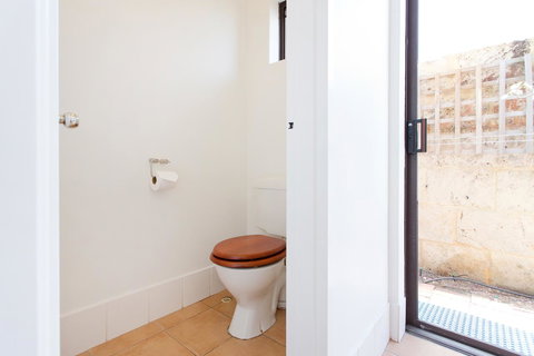 Monument Hill Townhouse - Fremantle - Accommodation Yamba 21