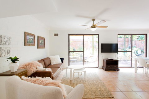 Monument Hill Townhouse - Fremantle - Accommodation Yamba 14