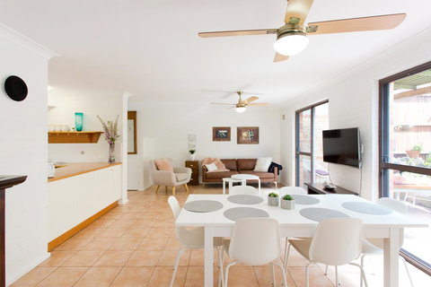 Monument Hill Townhouse - Fremantle - Accommodation Yamba 15