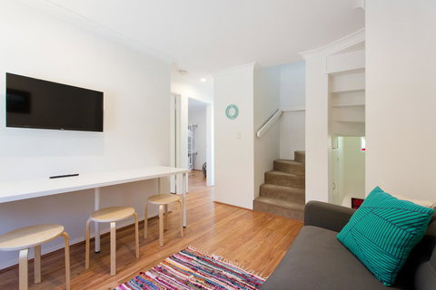 Monument Hill Townhouse - Fremantle - Accommodation Yamba 10