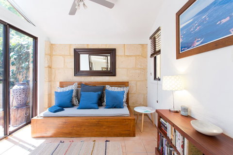 Monument Hill Townhouse - Fremantle - Accommodation Yamba 17