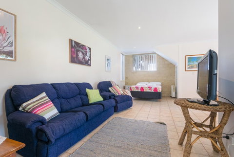 Surfside Ocean Beach Denmark Holiday Accommodation - Accommodation Yamba 13