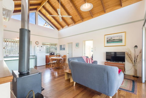 Surfside Ocean Beach Denmark Holiday Accommodation - Accommodation Yamba 23