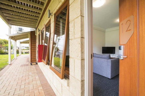 Nightcap At The Ship Inn - Accommodation Yamba 20