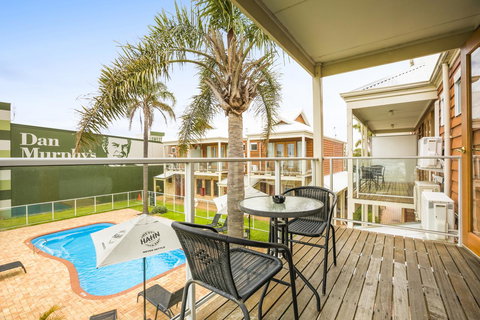 Nightcap At The Ship Inn - Accommodation Yamba 2