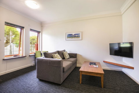 Nightcap At The Ship Inn - Accommodation Yamba 1