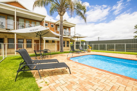 Nightcap At The Ship Inn - Accommodation Yamba 15