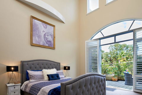 Sorrento Beach Manor - Accommodation Yamba 2