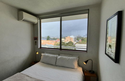 Lawley Luxury Views - Perth City, Swan River - Accommodation Yamba 12