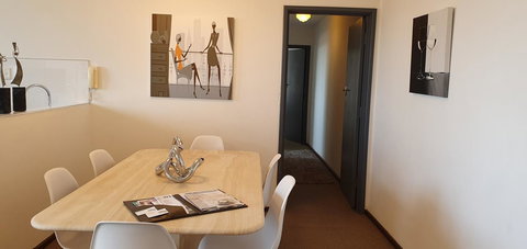 Lawley Luxury Views - Perth City, Swan River - Accommodation Yamba 14