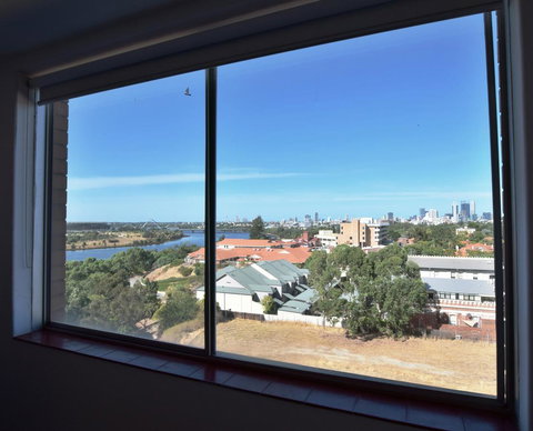 Lawley Luxury Views - Perth City, Swan River - Accommodation Yamba 28